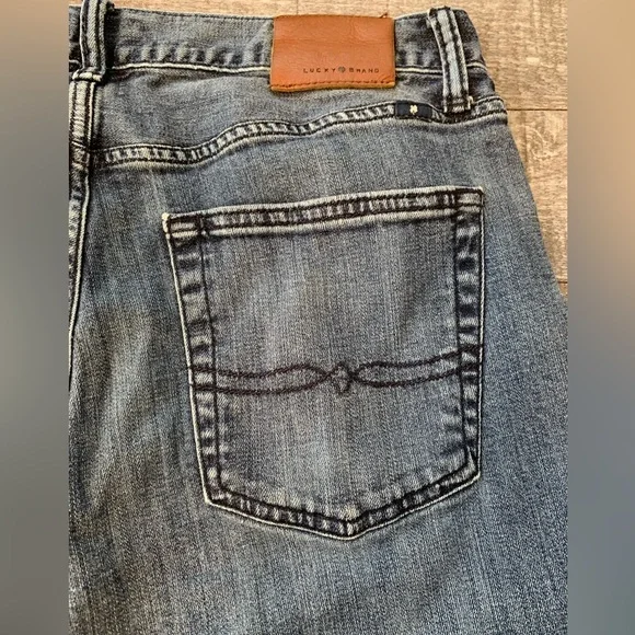 Lucky Brand 221 Original Straight Jeans - Picture 7 of 15